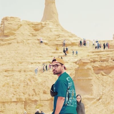 buhlaaal's profile picture. Bujhti hoyi bastee main ghoomta awaara hoon!