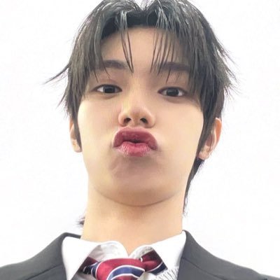 chanwoohh's profile picture. 하나님의 사랑을 나타내다