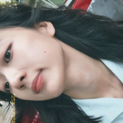 darechoc's profile picture. just a kind of archive room