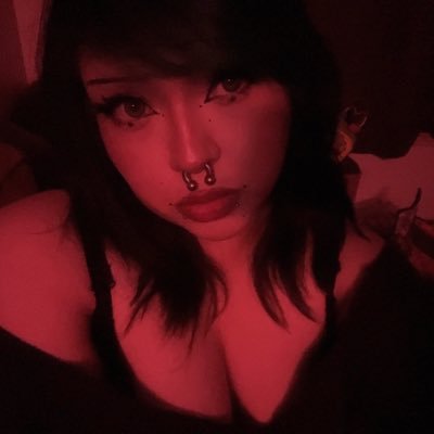 kemur1_'s profile picture. i suck girl dick for a living // insta: _ae.isnotonfire._ // priv: @1ngydar_ // disc: emur1_ // I LOVE MY BOYFRIEND ^-^ //