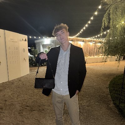 DanielKole's profile picture. Helping creators build their own world-class team ⚡️
@airrack