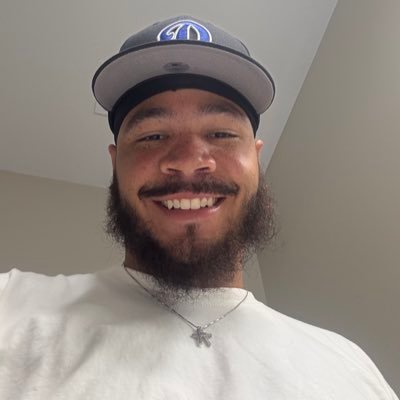 l0ngglivemoe's profile picture. Actions reveal why words hold no weight 🫡