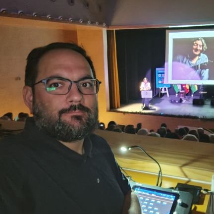 Cambio: entra nueva biografía.
Una mijita de humor, ironía, sarcasmo, sátira y agudeza.
Sí, he sido yo.
Valencina/Sevilla/Andalucía/Betis