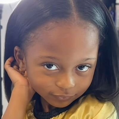 Peachraisin's profile picture. personified♧