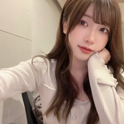 33歳、千葉で生まれて、今は東京に住んでるよ〜🏙️✨
旅行とかペット、ハイキング、温泉、美味しいごはんが大好きなの🐶🧳🍜♨️🌿