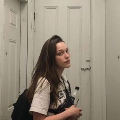 Tanyayaaar_'s profile picture. i ruin things even when I try so hard not to