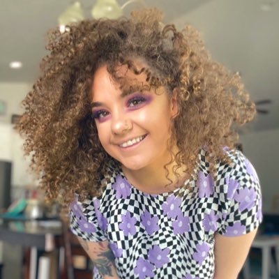 Alyssa11043's profile picture. Horse lover  🐴.