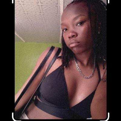 _akinyii__'s profile picture. black girls smoke weed//funny asf i call itt mentally ill