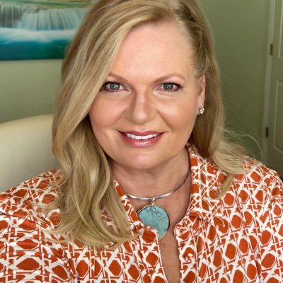 Sacred Calling Coach | Author | Speaker
Helping women rise strong and walk boldly in their calling.
Creator of the Daily Debism™ and the Sacred Pathways System™