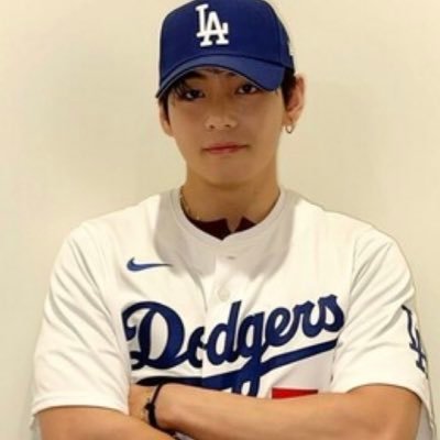 노린 Christian, Wife & Mom, Praise God! Jesus brought V to me to smile. God is so good 칭찬 신 BTS @ SoFi 12/1 & 12/2 2021; Rose Bowl 5/4 & 5/5 2019 #BTSV 💜 #V #TK