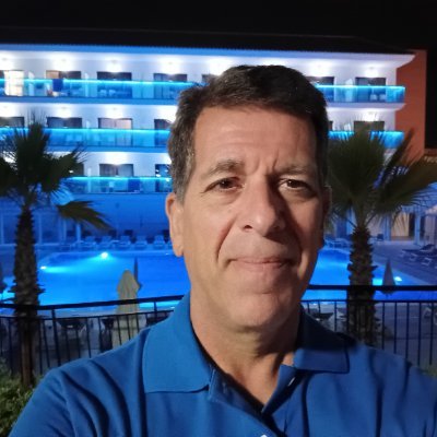 Un simple historiador en búsqueda permanente de la verdad.