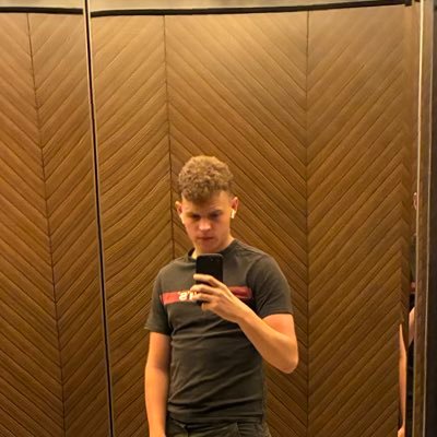 Fulham ⬛️⬜️ x Wealdstone 🟦⬜️SZN Ticket holder Portsmouth Uni
