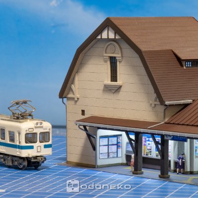 2015年夏、約10年振りに鉄道模型の趣味を復活。地元小田急沿線をモチーフとした風景をチマチマ模型化中。
固定観念にとらわれず、無い物は作る(建物模型など)・有る物は何でも活用する(レーザー加工機や3Dプリンターなど)。
単なる息抜きなので、自分がいかに楽しめるかが大事。
模型以外にも古い洋楽、ギター、車など色々と。
