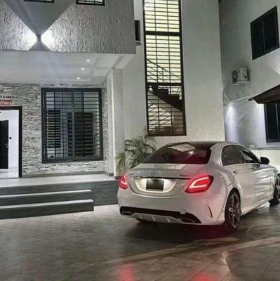 Youngcimac's profile picture. itcanonlybeGod