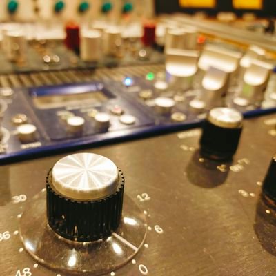 TakumiSoundMix's profile picture. ミックス匠（たくみ）と申します。音楽のミックスを専門にしており、これまで多数の作品に携わってきました。プロのミュージシャンの作品にも2作品だけですが、関わった経験があります。ミックスのご依頼を承っておりますので、どうぞお気軽にDMにてご相談ください。