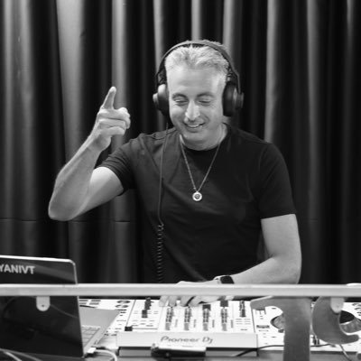 Exchange MVP,(MCP-MCSE-MCTS-MCC-MCITP) VMware Certified Professional (VCP) & DJ YANIV T