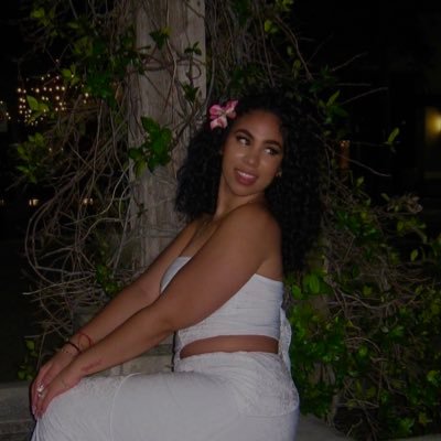sadgirl69696's profile picture. 22⚖️