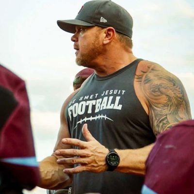 Offensive Line Coach @DeSmetFB 🏈 #kinfOLk
''For Many Are Called, But Few Are Chosen.''
-Matthew 22:14
