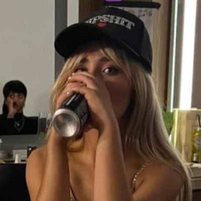 ArcebalEzra's profile picture. 