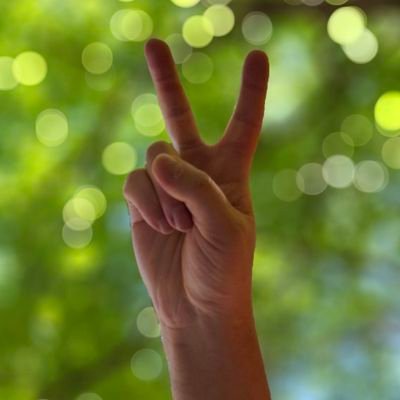 fezafaruk's profile picture. İnsan herşeye tahammül edemiyor...