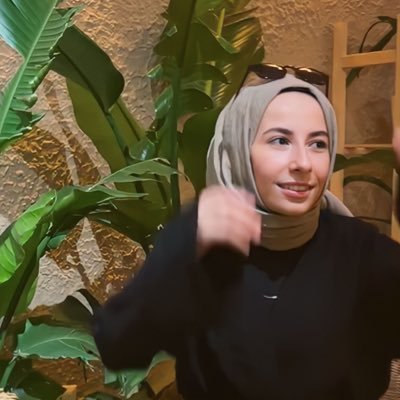 Öğretmen… yani sınıfın Google’ı ✨