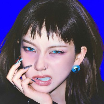 yujimiizn's profile picture. ꒰ 𑁯 ꒱ ❝ roleplayer ❞ ⟡ 透亮的. Her grace on stage is pure art, a melody in motion ʚ 𓂃♡̸ ɞ 𝒦arina, 2000.