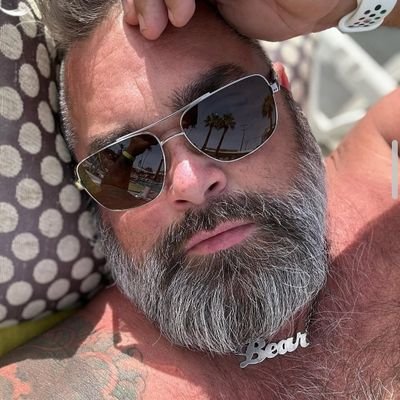 Currently in my main character era 🎬.
Coffee in one hand, confidence in the other 🔥. SD🏳️🌈🏳️⚧️❤️💫✨