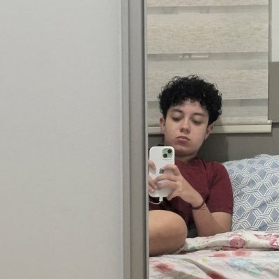 mini_mafra's profile picture. “quando a gente menos espera, a vida nos destrói”