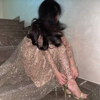 ياغصني وعود..
يا موطن جدودي..
يصير لي هيبه..
لاقلت: أنـا حضرمية.. 🪄 الاساسي @tulip24__