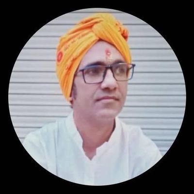 यदा यदा हि धर्मस्य ग्लानिर्भवति भारत । अभ्युत्थानमधर्मस्य तदात्मानं सृजाम्यहम् ॥ परित्राणाय साधूनां विनाशाय च दुष्कृताम् । धर्मासंस्थापनार्थाय संभवामि युगे युगे