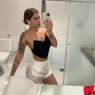 Balancing medical sales, heavy lifts, and light reads.
Active is my lifestyle.
DM me, I won’t bite.