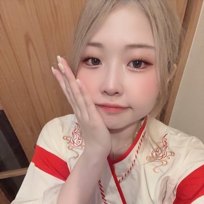 現在きりん庵と塚口店にて❣️たまに三宮店🎯食べる飲むこと大好き😋茶髪🤎焼酎と日本酒も大好き🤤✨ダーツ練習動画たまに載せてます🎯スタジオUG🫶🏻ごきげんぱんだラブ🐼🫶🏻BTSナムペン💜お話も大好き❤︎🥴ぬーべー好き🥰筋トレ🔥 【DMはお店管理】無言follow失礼します!