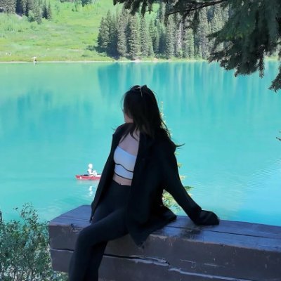 risadaterisa's profile picture. 💄 Beauty fades, but attitude and ambition never go out of style.