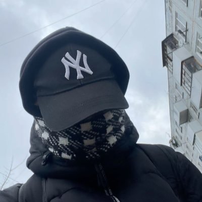 inthemidofchaos's profile picture. lol