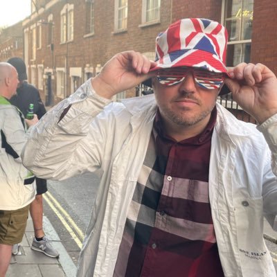 God bless the flag that I lie under, The Union Jack, red, white and blue. 🇬🇧 🏴 Quis Separabit