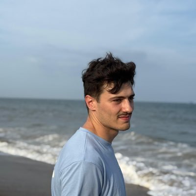 Étudiant ingénieur ordinateur & Freelance Web / Design