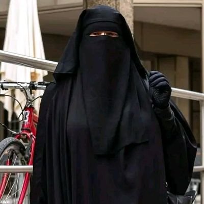 الشيخة نادية أزهرية منتقبة من أرياف المنصورة متزوجة وأم لبنتين وولد ريهام نوره أحمد
وده حسابي التاني
حسابي الأول
@nadiazania8