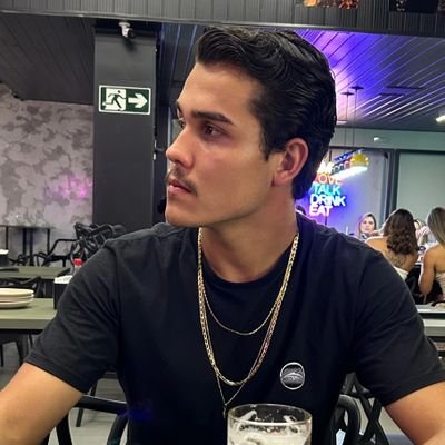 Otaviomontijo's profile picture. viver pouco como um rei ou muito como um Zé?