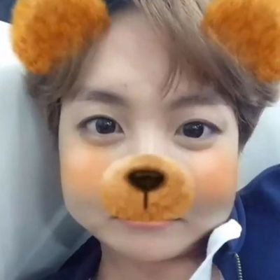 o hoseok tá comendo as meninas mas continua sendo meu marido e cadê o seu tá onde fofoqueira