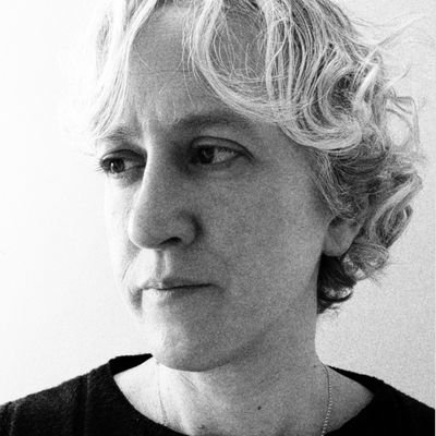 Over-thinker screenwriter. 0 over-priced masterclasses to sell. 100% scripts to overshare. Nothing you’ve watched... yet.
