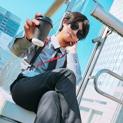 元演者の基本はレイヤーですがカメラもしてます 30↑
🦍🍆寄りの箱推しの新参者です🙂↕️
無言フォロー常習犯お許しください🙏🏻