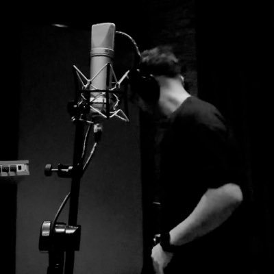 ateekshanand's profile picture. 'Vocalist | Guitarist | Producer’