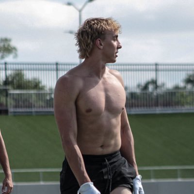 Follower of Yeshua | Route runner @WTAMUfootball