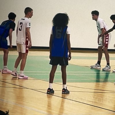 i hoop . 🏀 combo guard 🤏 pure c/o 2029 🎓 nj 📍 Monmouth Regional HS 📚