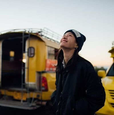 fakinxx's profile picture. oh hello there, miss seryoso 😌