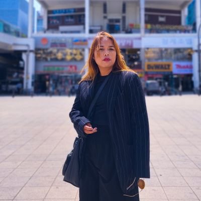 Radio DJ | Scriptwriter | Audio PD | Photographer **Talks about anythin from Kdrama, boxing, movies, music š