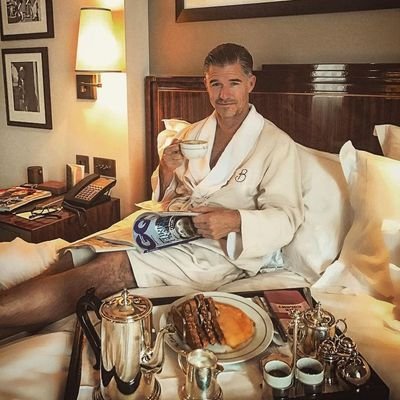 Example 3 (Casual British Touch)
Life in the UK 🇬🇧 | Tea Coffee ☕ | Weekend Football ⚽ | Just sharing my journey ✨