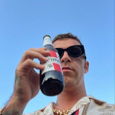 Mi siedo a guardare gli altri perchè sono tutti più bravi. -Tony boy