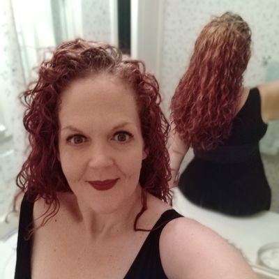 Vegan, Christian, Teacher, Momma, Humanist, Cunning Linguist, Musician, Libertarian, Athlete, 46 y.o., USA/TX I. Love. God!