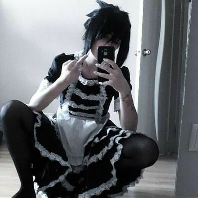 wwhaki's profile picture. professora eu tenho ansiedade, esse teto vai cair?